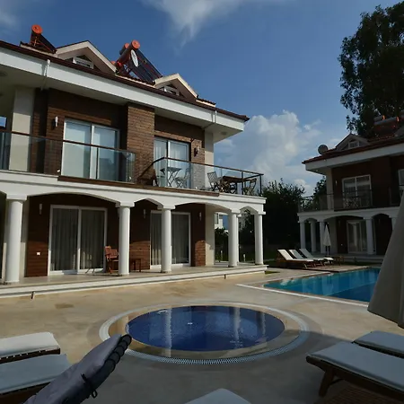 Lighthouse Natalia Aparts Apartament *