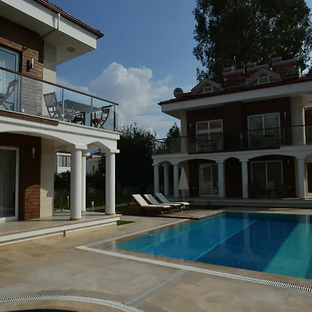 Lighthouse Natalia Aparts