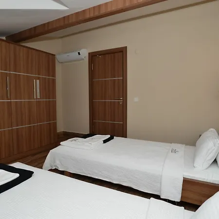 Lighthouse Natalia Aparts * フェティエ