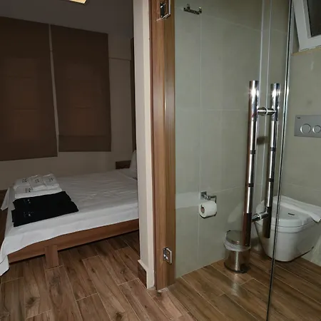 Lighthouse Natalia Aparts *