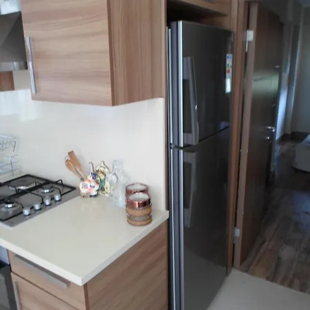 Lighthouse Natalia Aparts フェティエ