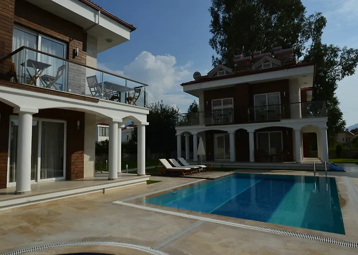 Lighthouse Natalia Aparts