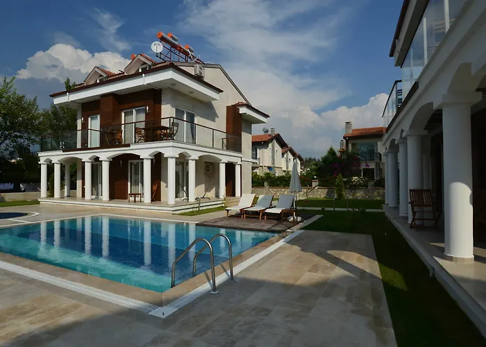 Lighthouse Natalia Aparts