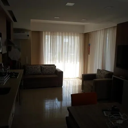 Lighthouse Natalia Aparts * פאטהיה