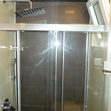 Lighthouse Natalia Aparts דירה פאטהיה