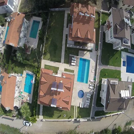 Lighthouse Natalia Aparts