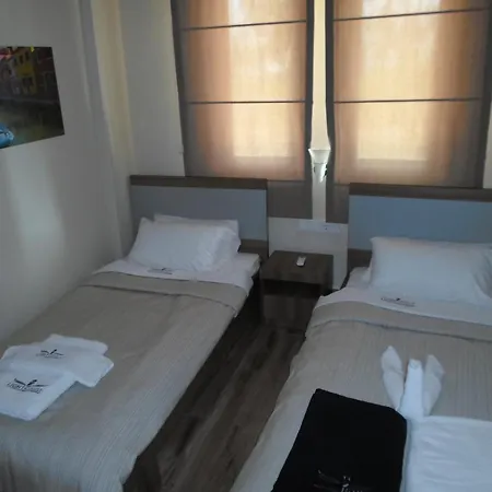 Lighthouse Natalia Aparts * פאטהיה