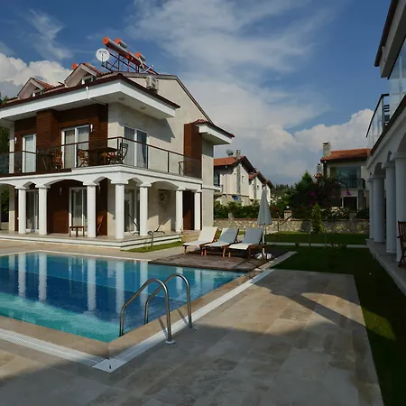 Lighthouse Natalia Aparts