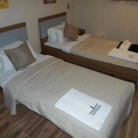 Lighthouse Natalia Aparts * פאטהיה