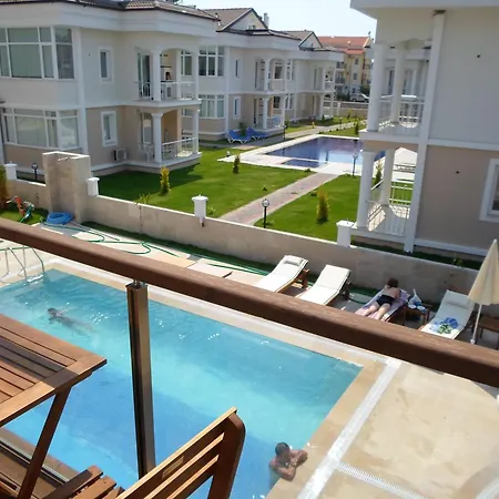 Lighthouse Natalia Aparts דירה *