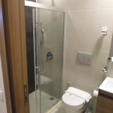 Lighthouse Natalia Aparts דירה *