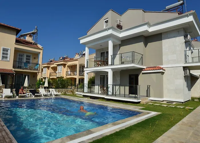 Lighthouse Natalia Aparts