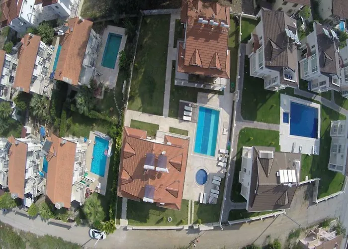 Lighthouse Natalia Aparts