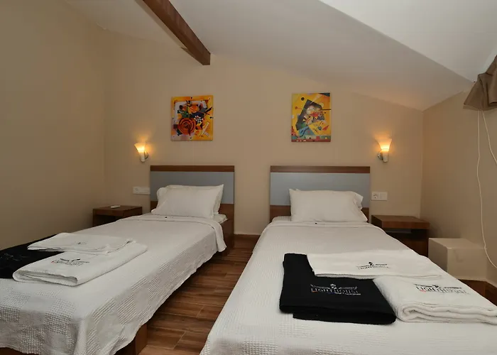 Lighthouse Natalia Aparts *