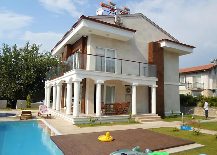 Lighthouse Natalia Aparts